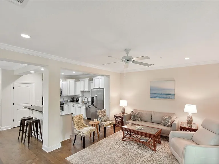 510 Mariners Cir — Photo 13