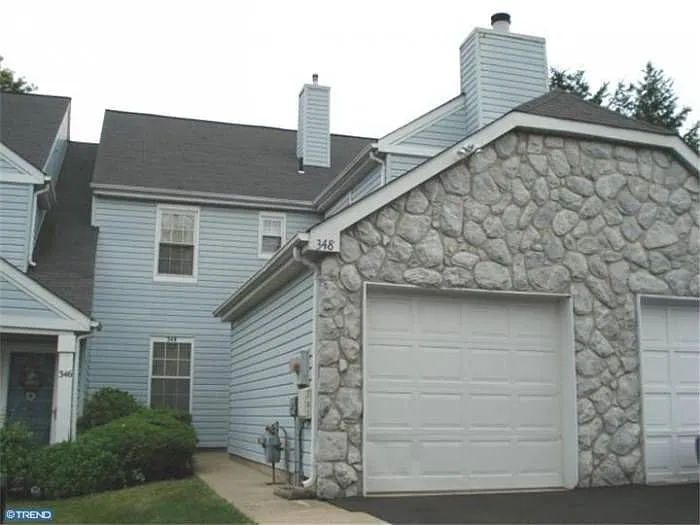 348 Independence Dr photo 1