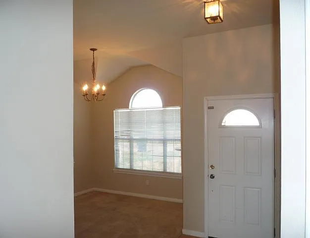 102 Aguilar Dr — Photo 6