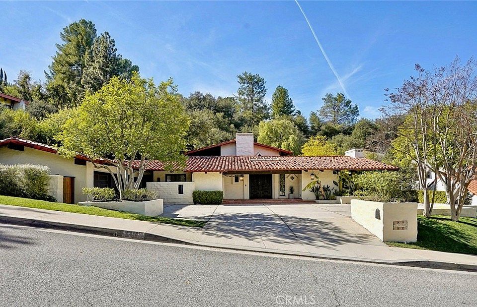 1st image of 23735 Park Belmonte
