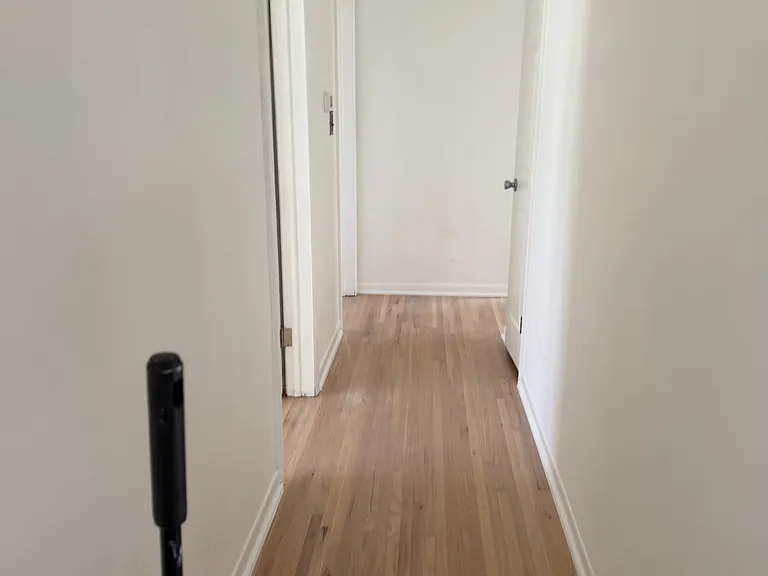 102 Harcourt Ave — Photo 13