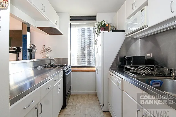 Rented by Bellmarc Realty | media 24