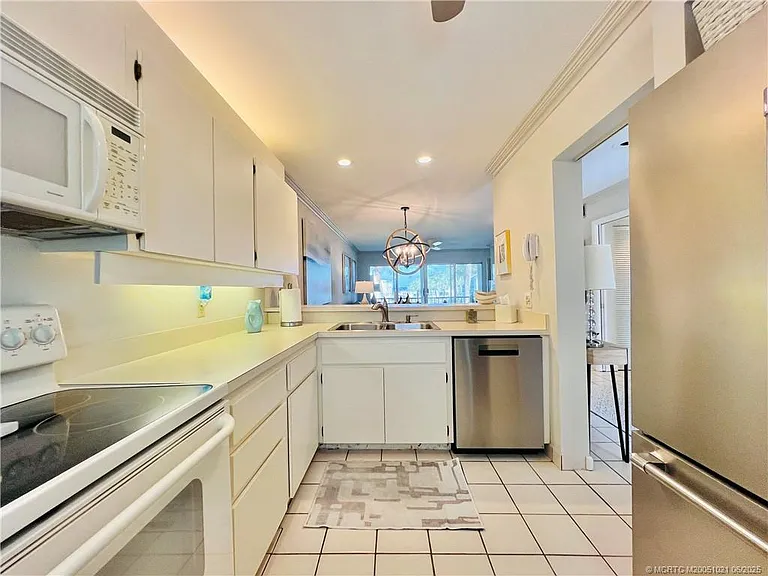 1550 NE Ocean Blvd #C204 — Photo 8