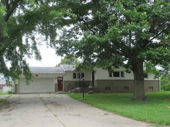 28 Sunset Dr, Shelby, OH 44875