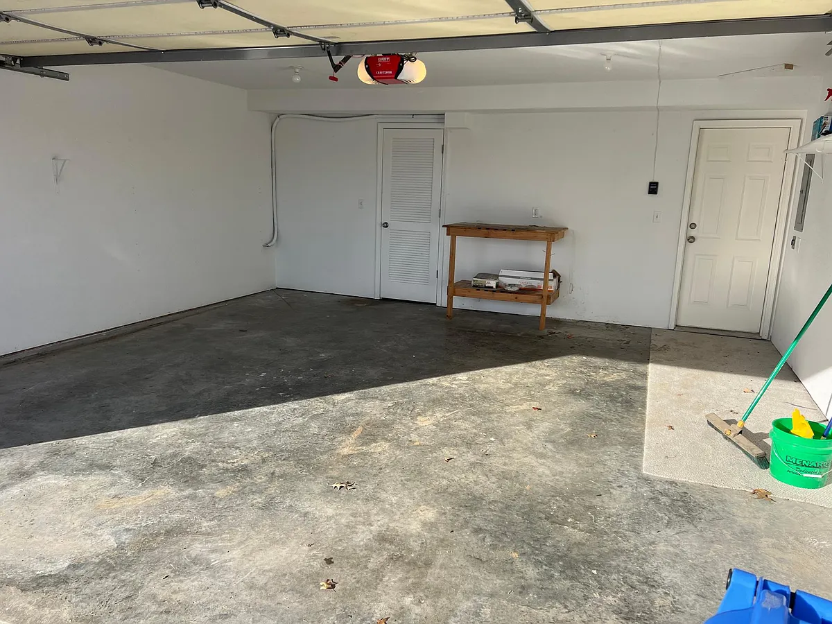 Building Photo - 144 S Melrose Ln
