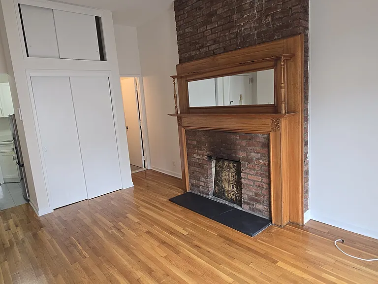 127 W 75th St #3R — Photo 3
