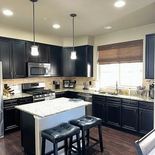 3 bed, 3.5 bath, 1673 sqft, $3,000 — Photo 2