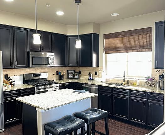 2nd image of 800 Elmhurst Dr Unit A