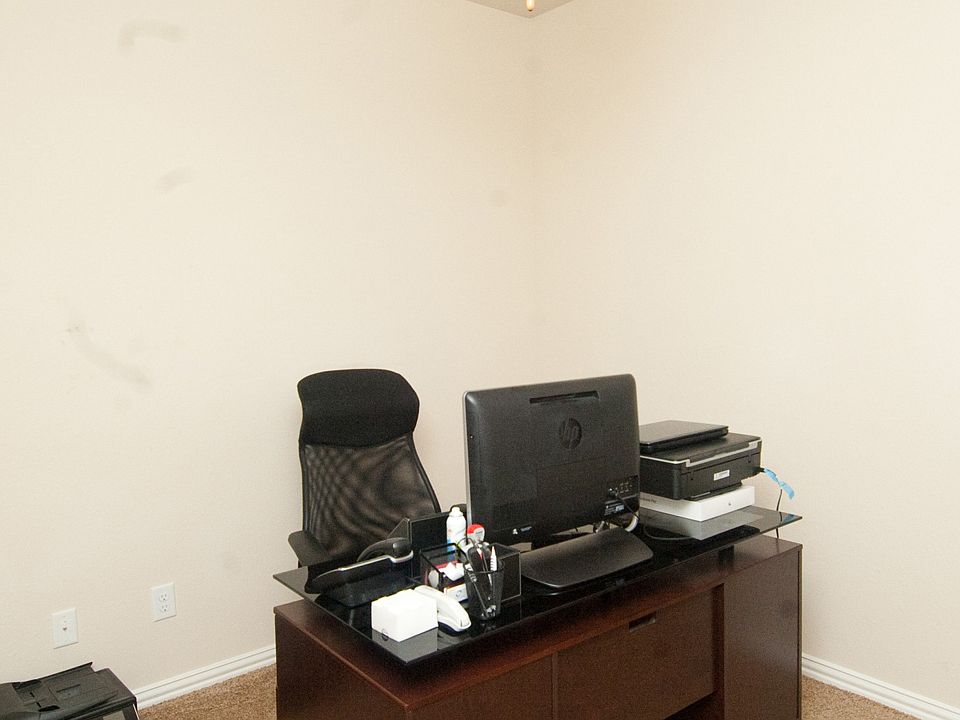 2nd image of 1910 Hidden Cypress Ln