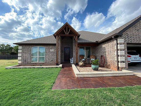 2nd image of 1722 Shoal Creek Dr