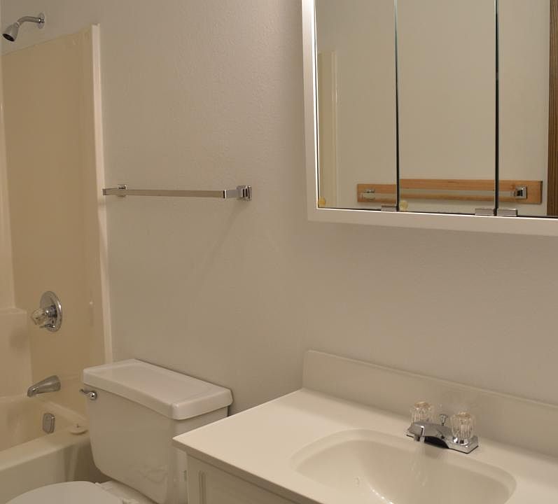 424 Broderick Dr NE Cedar Rapids, IA, 52402 Apartments for Rent Zillow