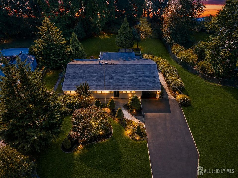 1st image of 3 Delsey Rd