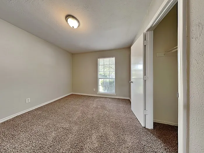 921 Roaming Road Dr — Photo 13