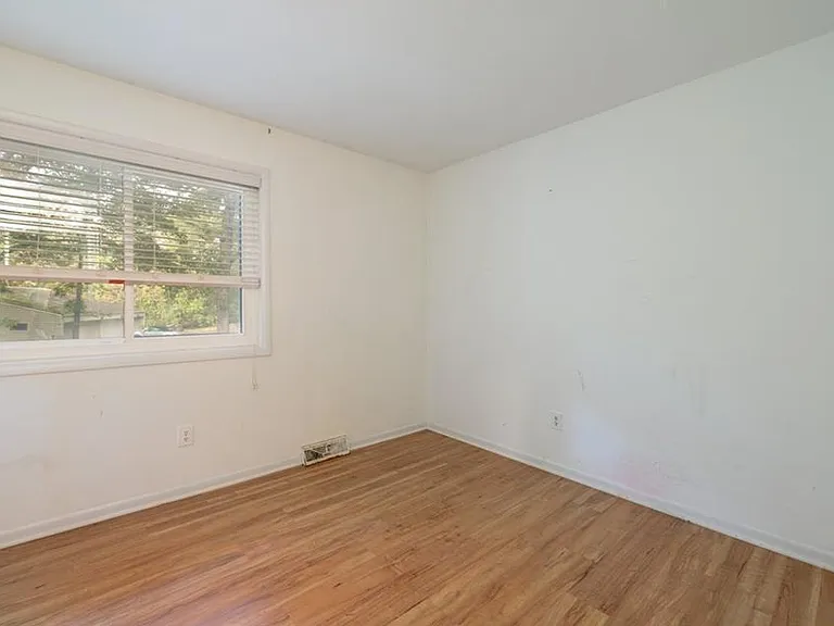 14 Currier Pl — Photo 17