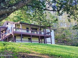366 Coolidge Rd, La Follette, TN 37766