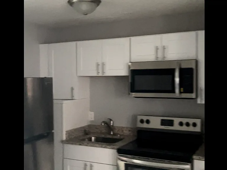 425 Main St #C — Photo 2