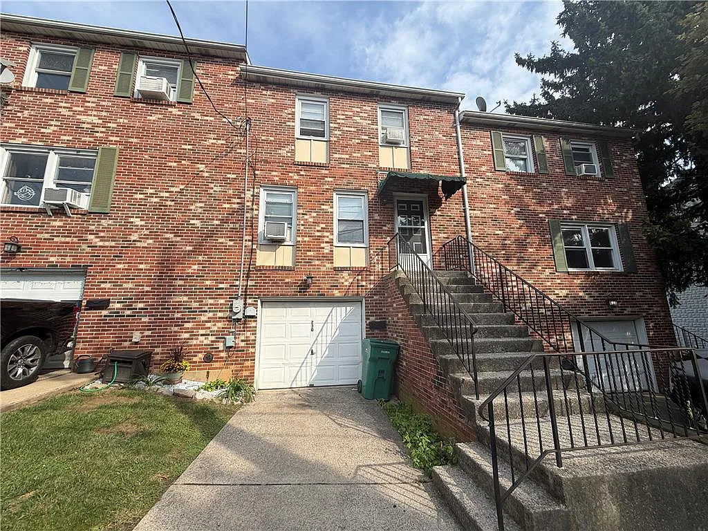 2 bed, 1120 sqft, $1,800 — Photo 1