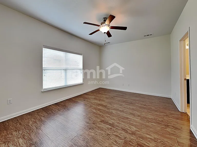 920 Summer Stream Rd — Photo 10
