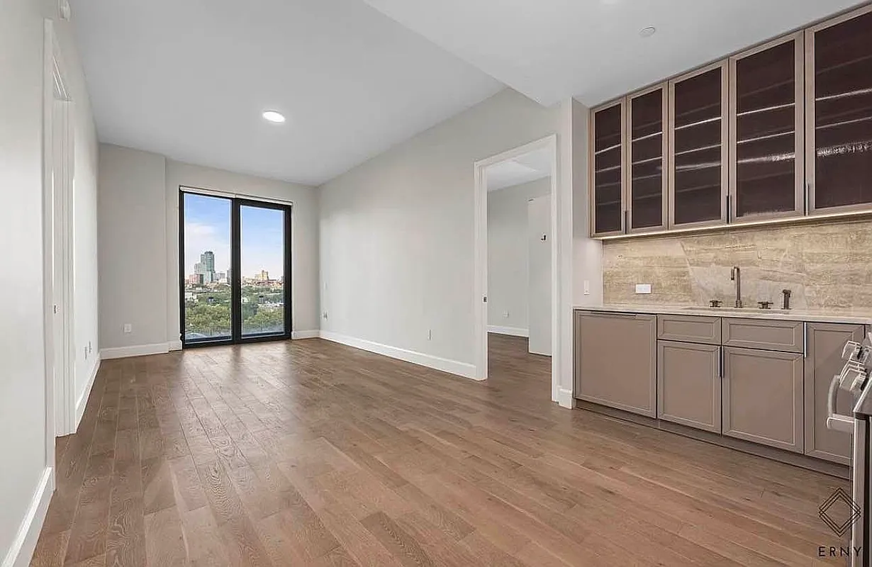 262 9th Street 731