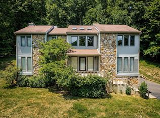 155 Hickory Ridge Rd, Morgantown, WV 26508