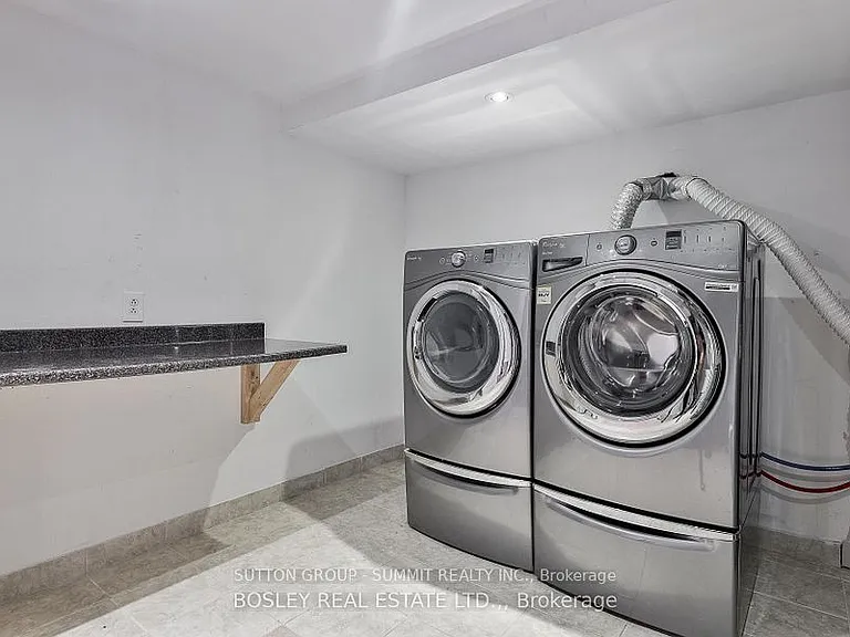 136 Regina Ave #BASEMENT — Photo 13