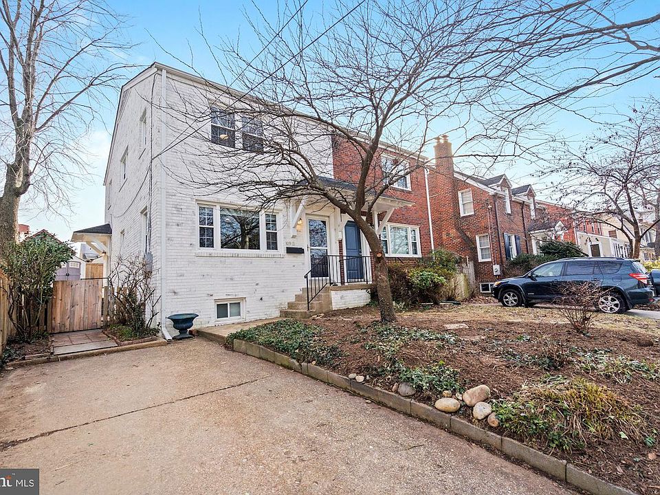 1st image of 109 E Raymond Ave #A