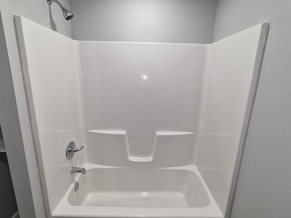 5th image of 640 Roosevelt Dr Unit B