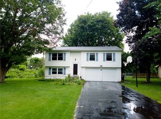 392 East St, Pittsford, NY 14534