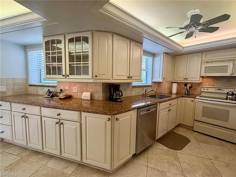 10701 Gulf Shore Dr #401 — Photo 13