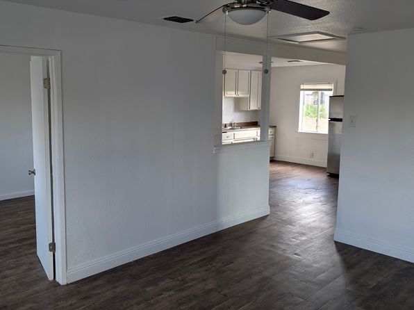 1058 Grand Ave APT B