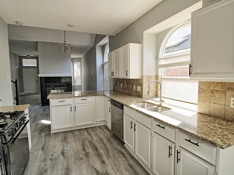 6418 Wildhaven Dr — Photo 13