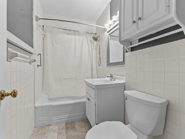 1005 S 8th St — Photo 10