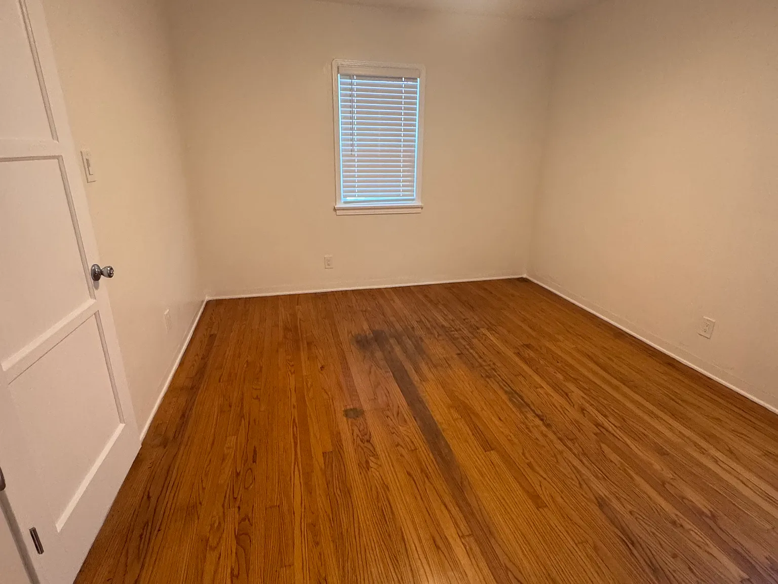 2 bed, 700 sqft, $2,165 — Photo 3