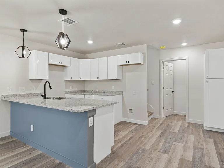 227 S Grimes St — Photo 17
