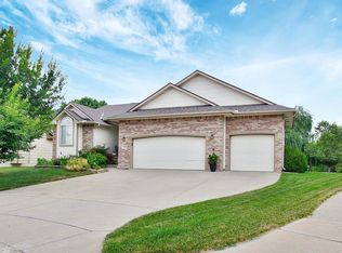 4618 E Willow Point Ct, Wichita, KS 67220