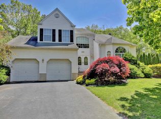 303 Mackenzie Dr, Jackson, NJ