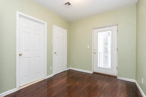 Rented by Perry Associates NYC Inc | media 28