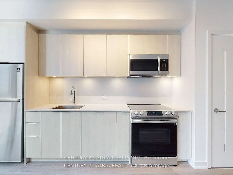 357 King St W #1005 — Photo 10