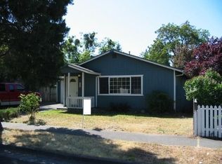707 SW J St, Grants Pass, OR 97526
