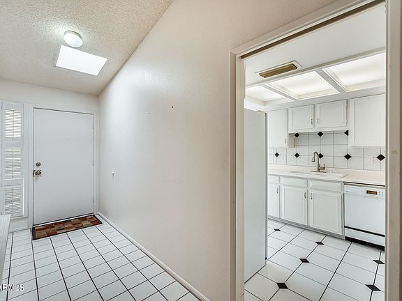 4th image of 4034 W Harmont Dr