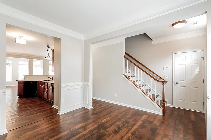 130 N Arcadian Way — Photo 5