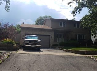 17748 Gladville Ave, Homewood, IL 60430