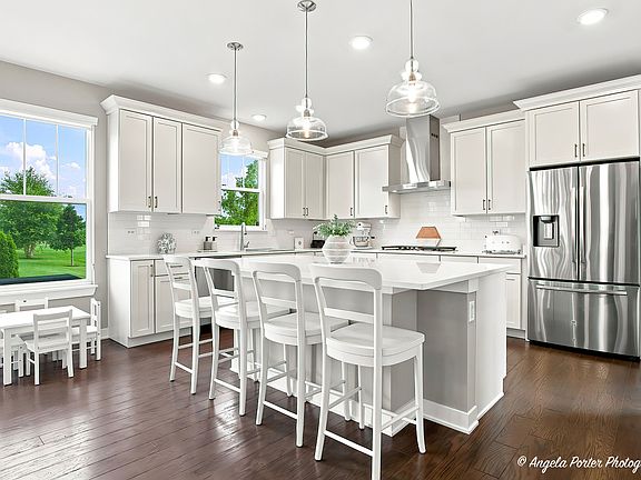 2nd image of 220 Hoffmann Dr