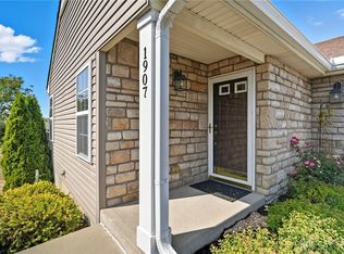 1907 Falling Leaf Ln, Miamisburg, OH