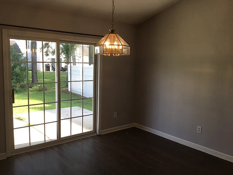 38 Sandy Pointe Dr — Photo 6