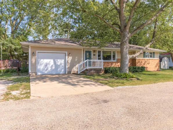 204 N Court St, Flanagan, IL 61740
