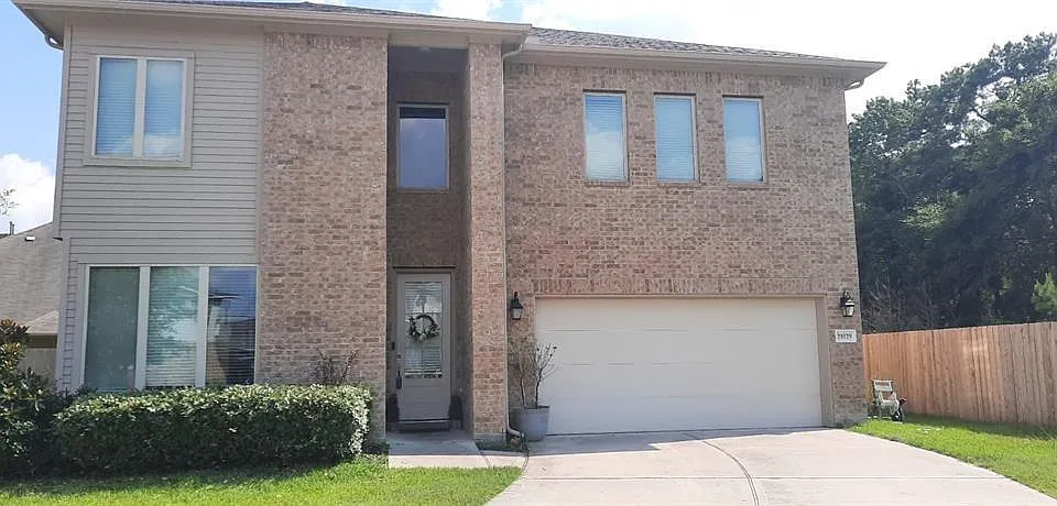 21029 Crinet Sq