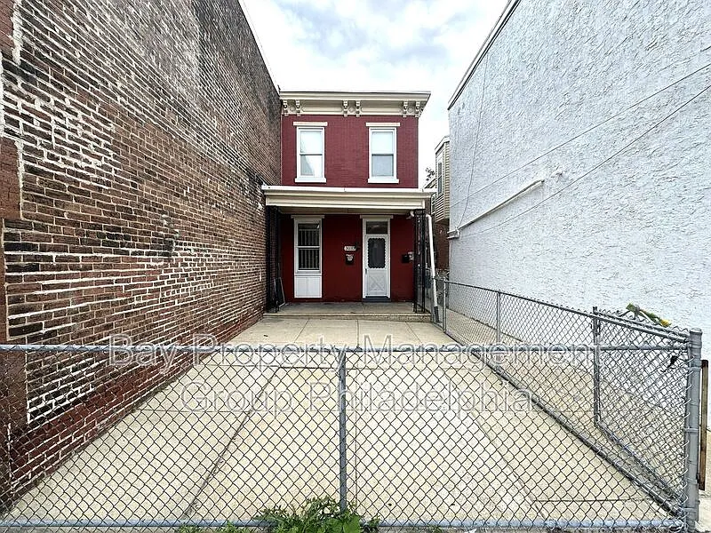 2 bed, 1.0 bath, 725 sqft, $995 — Photo 2