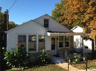 1020 E 8th St, Washington, MO 63090