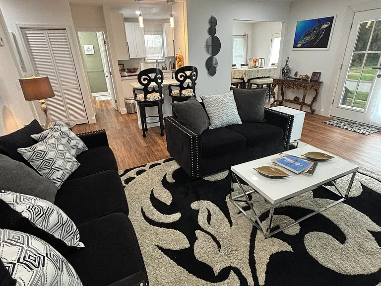 402 Hillside Ave #402 — Photo 4